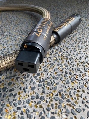 OCC SILVER DART GRAPHENE INSULATED POWER CABLE 電源線