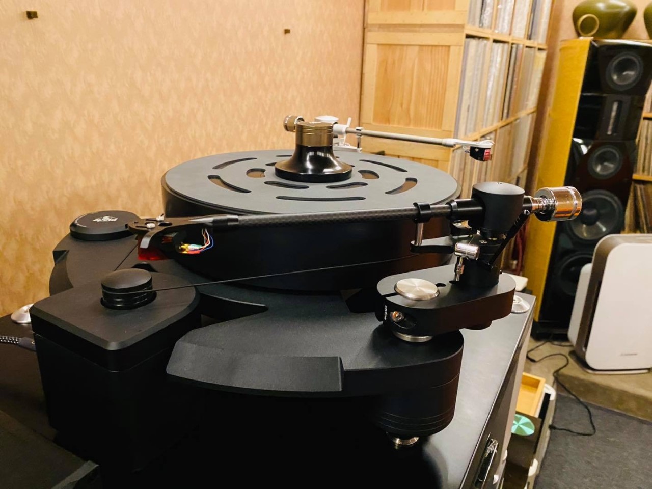 ZV8-X TURNTABLE WITH AESHNA -TITAN TONEARM 黑膠唱盤（含乙支鈦合金唱臂）